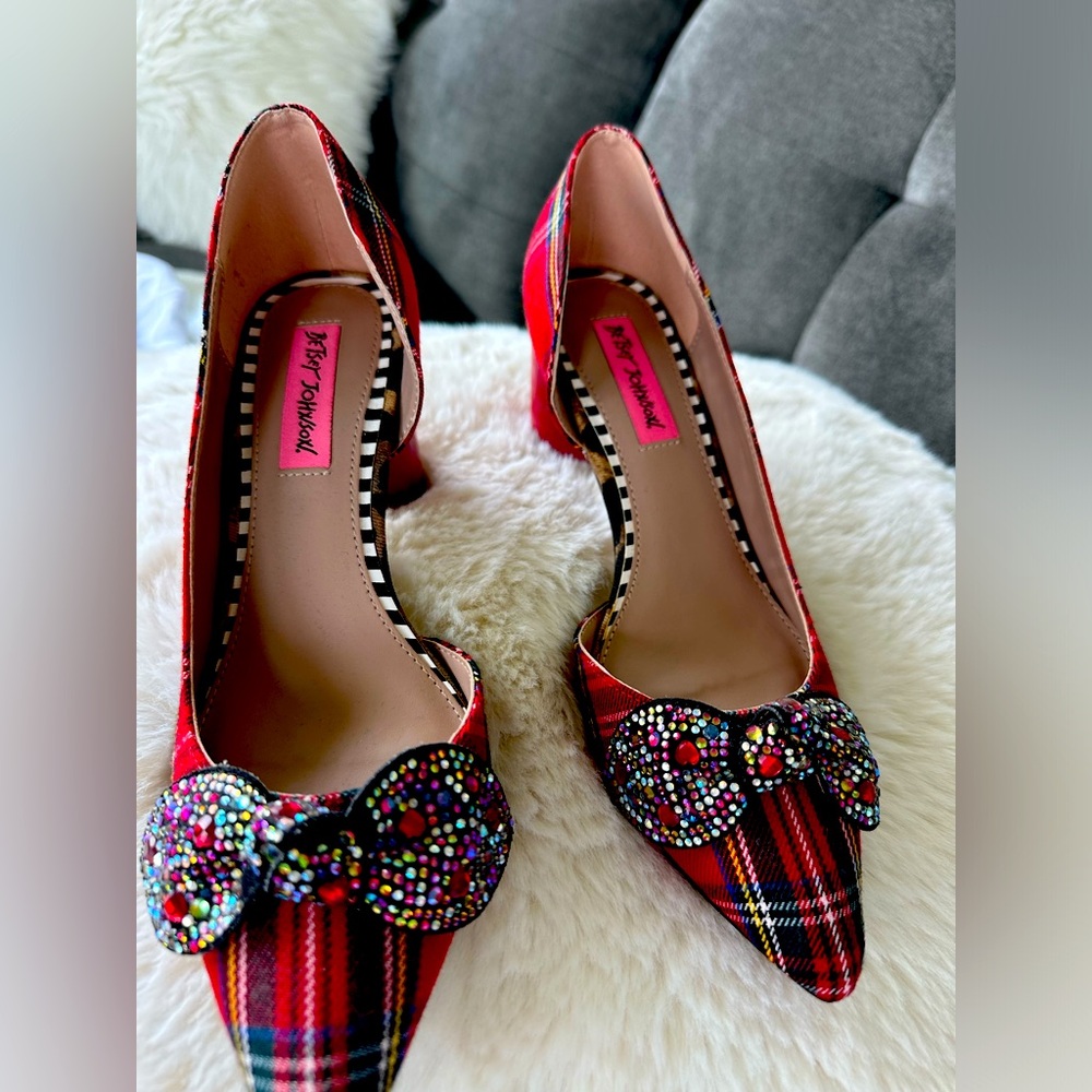 Excellent condition Betsey Johnson red plaid shoes